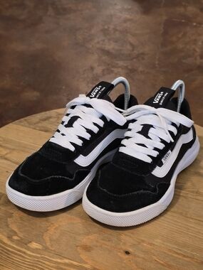VANS Range EXP Black & White Sneakers Women’s Size 6 Low Top Lace Up